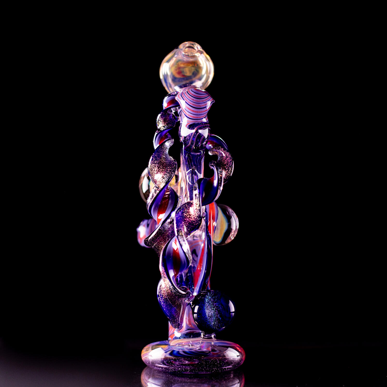 Bubbler with discs and swirls